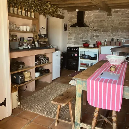 Historic Converted Byre In Courtyard Of 16c House Caldbeck