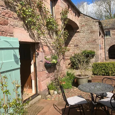Holiday home Historic Converted Byre In Courtyard Of 16c House Caldbeck