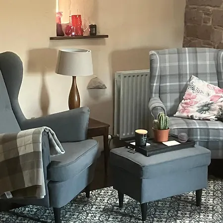 Feriehus Historic Converted Byre In Courtyard Of 16c House *