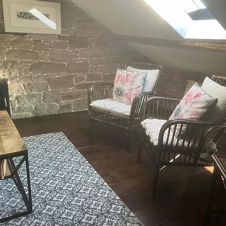 Historic Converted Byre In Courtyard Of 16c House Caldbeck