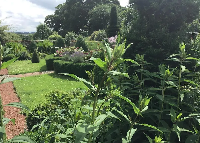 بيت للعطل Historic Converted Byre In Courtyard Of 16c House *
