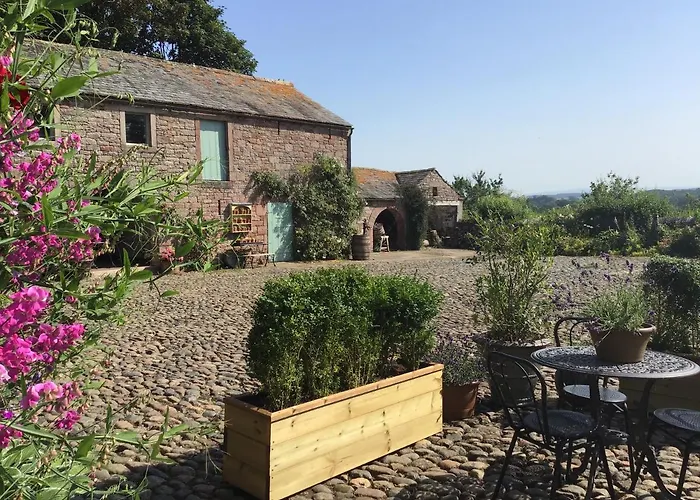 Historic Converted Byre In Courtyard Of 16c House بيت للعطل Caldbeck