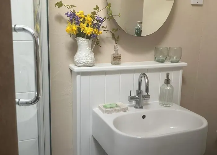 Historic Converted Byre In Courtyard Of 16c House بيت للعطل Caldbeck